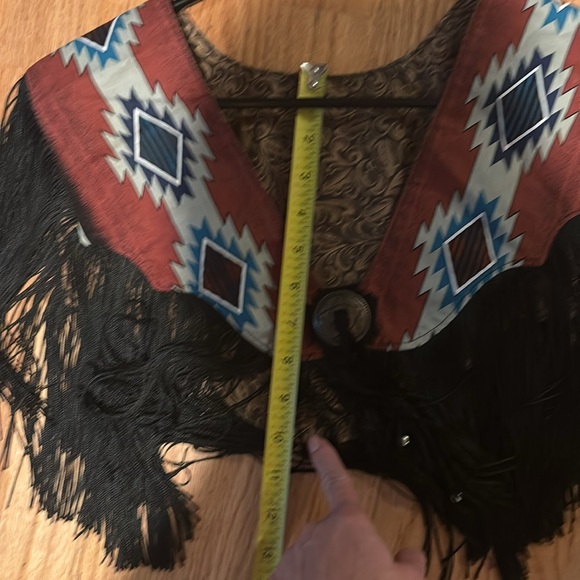 Western fringe top measurements in pictures adjustable size with Velcro - Picture 13 of 14